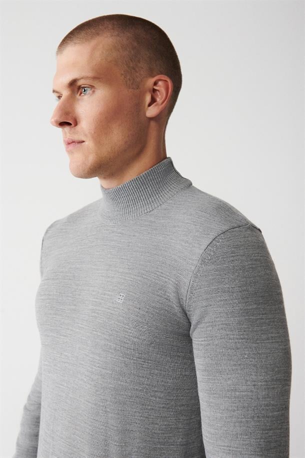 Gri Yarım Balıkçı Yaka Tüylenmeyen Regular Fit Standart Kesim Unisex Triko Kazak