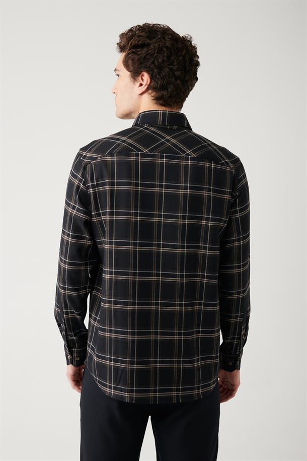 Kahve Düğmeli Yaka Ekoseli Viskon Karışımlı Comfort Fit Gömlek