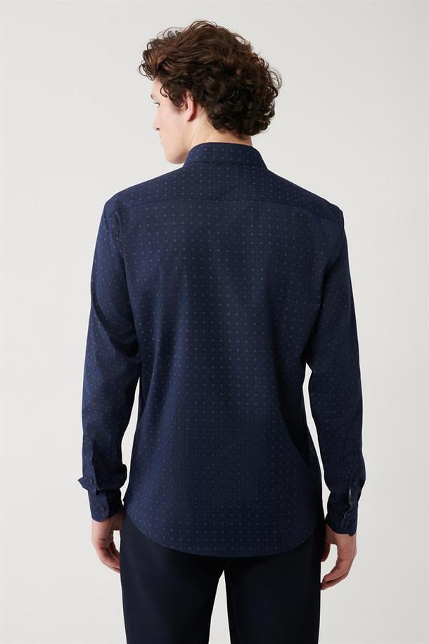 Lacivert Alttan Britli Yaka Pamuklu Minimal Baskılı Slim Fit Gömlek