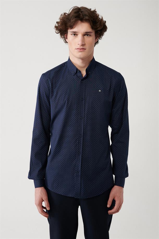 Lacivert-Beyaz Alttan Britli Yaka Pamuklu Minimal Baskılı Slim Fit Gömlek