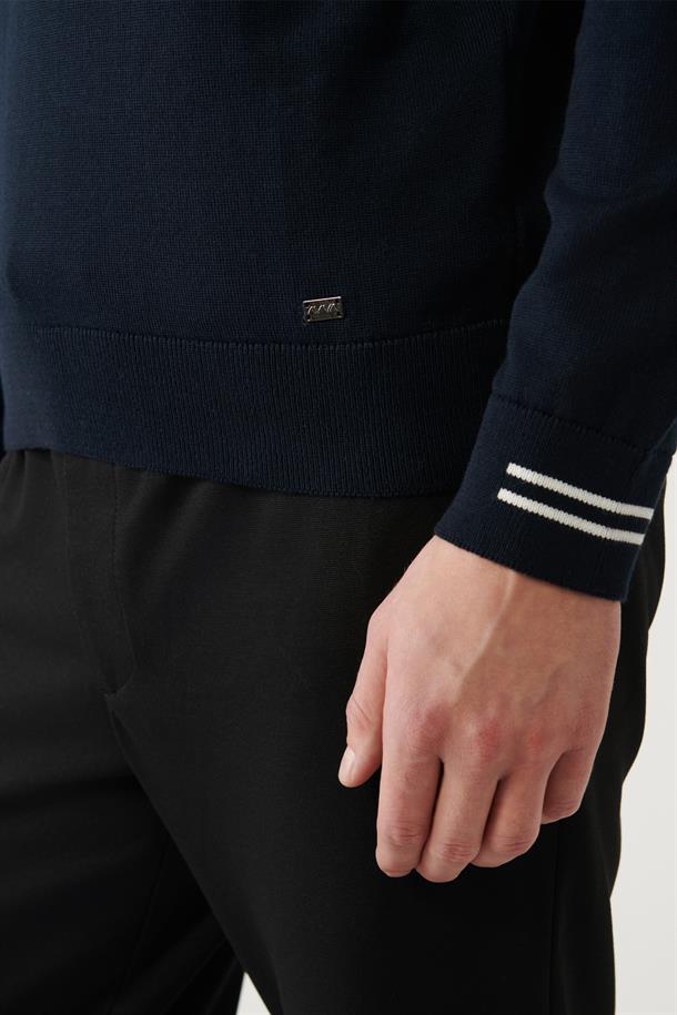 Lacivert Dokulu Dik Yaka Fermuarlı Regular Fit Kazak