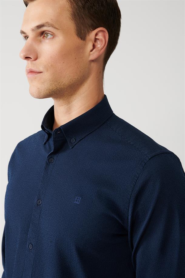 Lacivert Düğmeli Yaka Çizgili Pamuk Karışımlı Slim Fit Gömlek