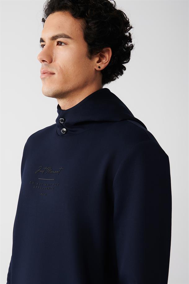 Lacivert İnterlok Kumaş Kapüşonlu Yaka Baskılı Sweatshirt