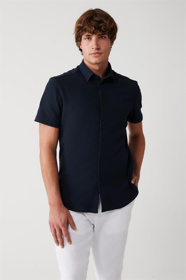 Lacivert Kolay Ütülenebilir Klasik Yaka Örme Likralı Pamuklu Slim Fit Kısa Kollu Gömlek