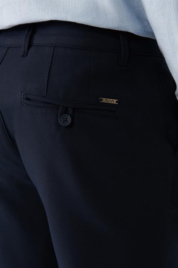 Lacivert Yumuşak Tuşeli Slim Fit Chino Pantolon