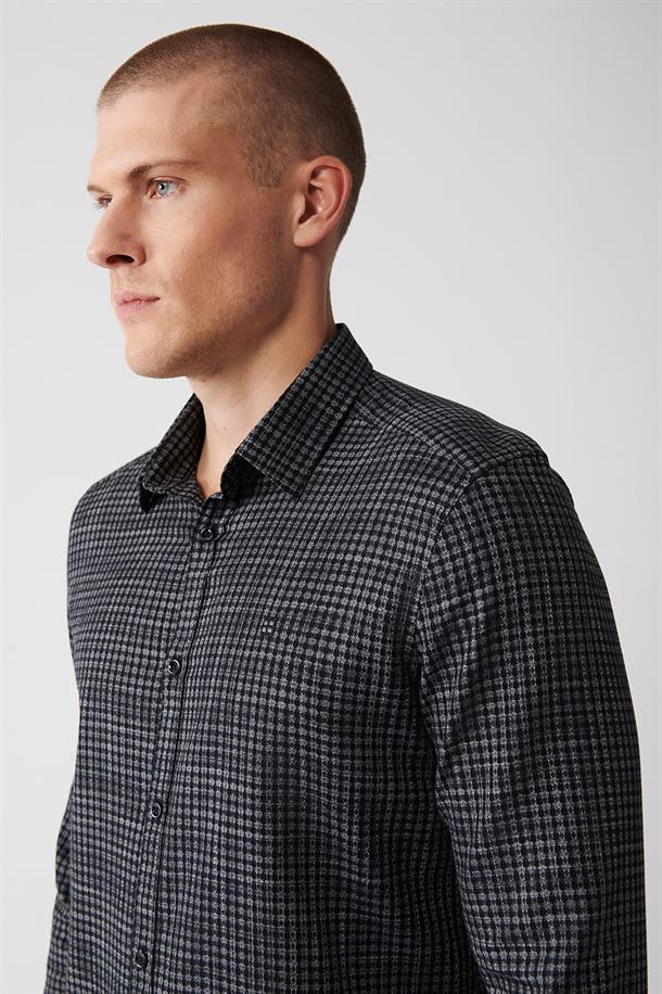 Siyah Alttan Britli Armürlü Pamuklu Slim Fit Gömlek