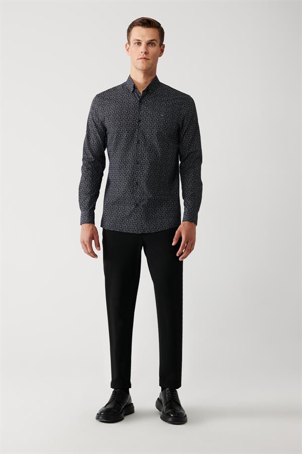Siyah Alttan Britli Yaka Desenli Pamuklu Slim Fit Gömlek