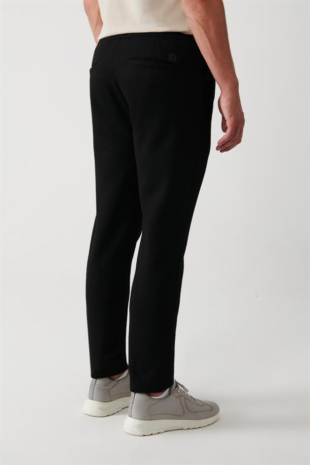 Siyah Beli Lastikli Bağcıklı Örme Relaxed Fit Jogger Pantolon
