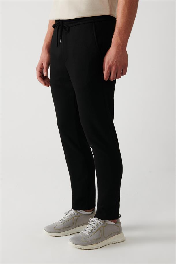 Siyah Beli Lastikli Bağcıklı Örme Relaxed Fit Jogger Pantolon