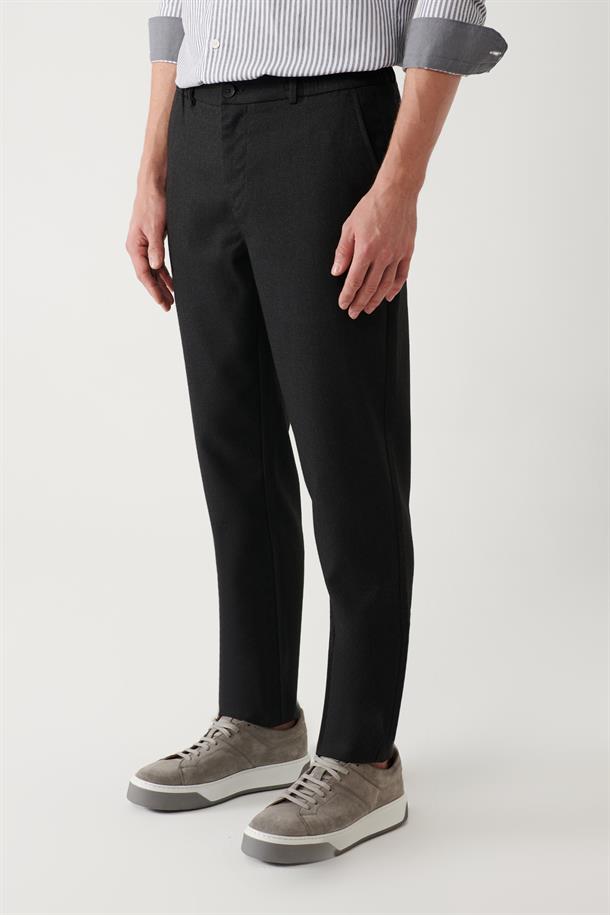 Siyah Beli Lastikli Dokulu Relaxed Fit Chino Pantolon