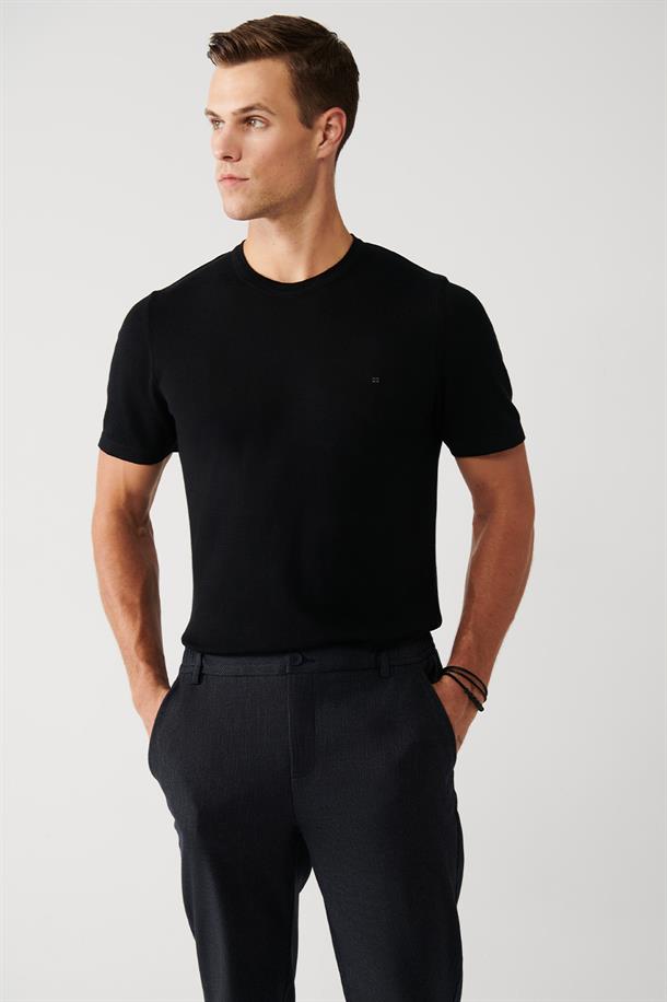 Siyah Bisiklet Yaka Pamuklu Regular Fit Standart Kesim İnce Triko T-Shirt