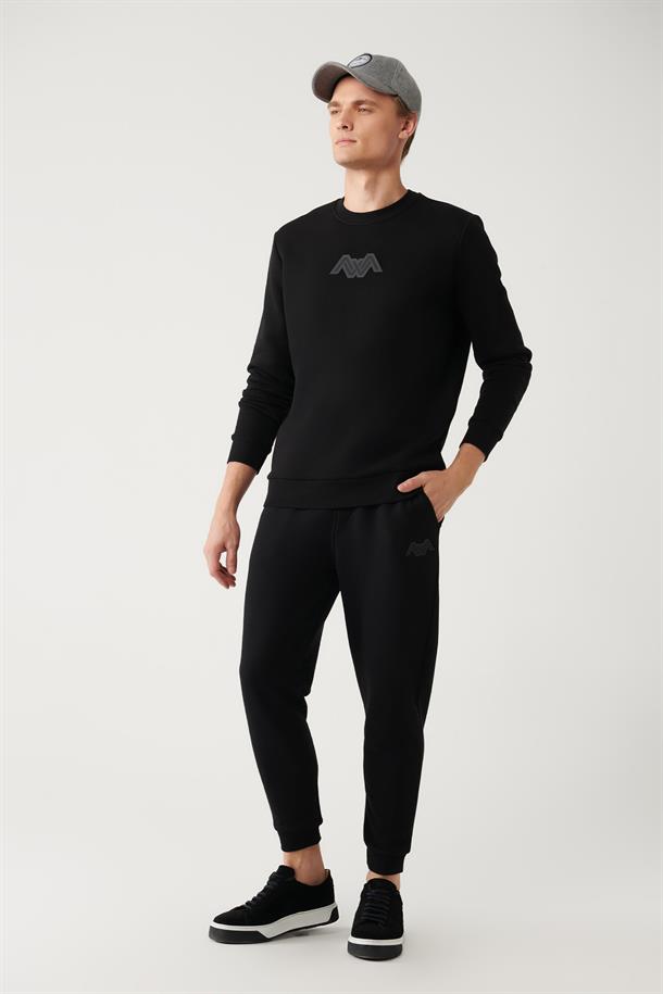 Siyah Cep Altı Flok Baskılı Jogger