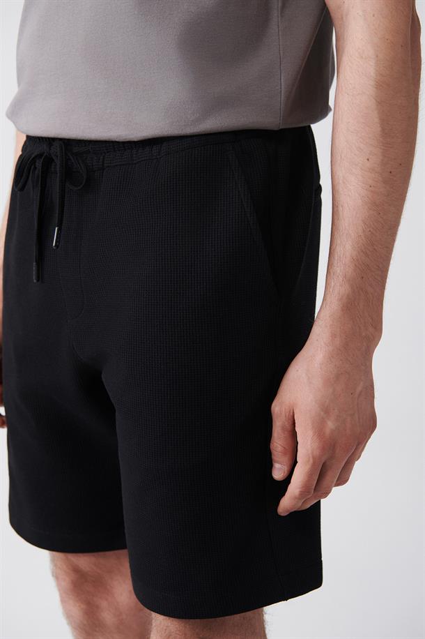 Siyah Dokulu Örme Beli Lastikli Şort