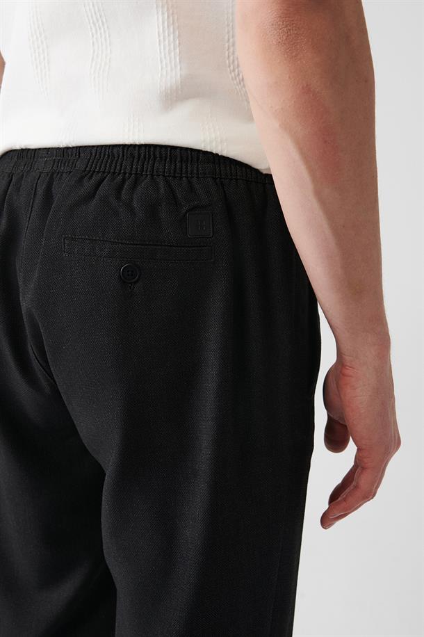 Siyah Dokuma Likralı Relaxed Fit Jogger Pantolon