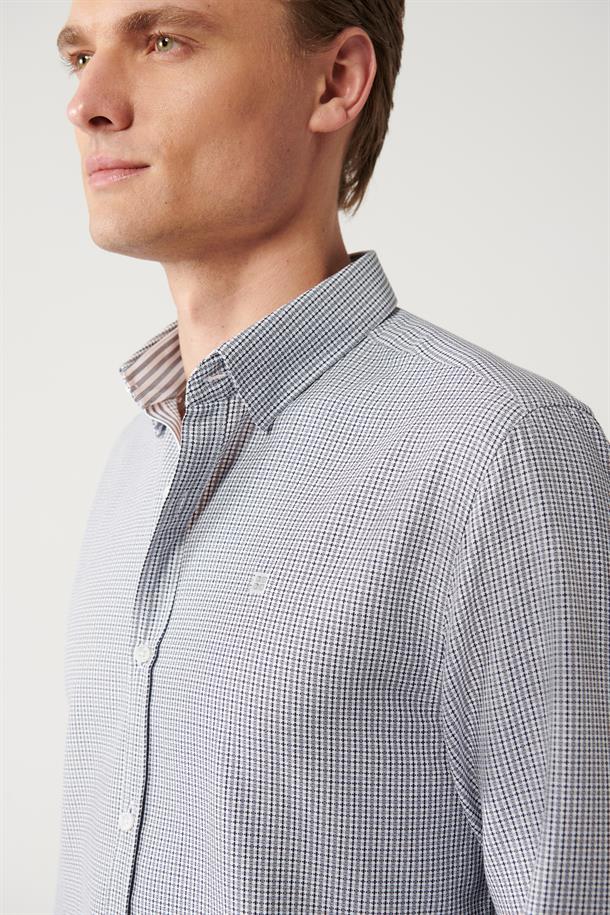 Siyah Düğmeli Yaka Pamuklu Kolay Ütülenebilir Armürlü Slim Fit Dar Kesim Gömlek