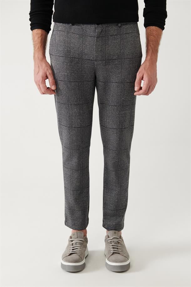 Siyah Ekose Desenli Yumuşak Tuşeli Örme Slim Fit Klasik Pantolon