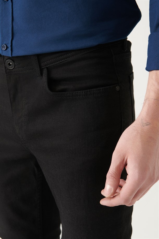 Siyah Eskitme Yıkamalı Esnek Jean