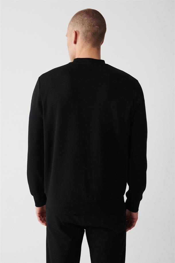 Siyah İnterlok Kumaş Bisiklet Yaka Baskılı Sweatshirt