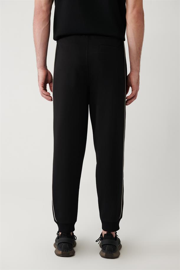 Siyah İnterlok Kumaş Biyeli Jogger