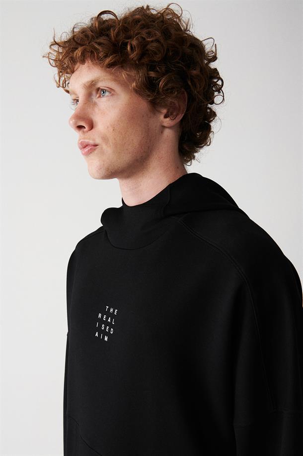 Siyah İnterlok Kumaş Kapüşonlu Yaka Baskılı Kanguru Cepli Sweatshirt
