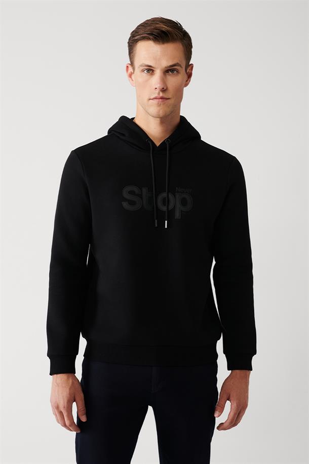 Siyah Kapüşonlu Yaka Baskılı Sweatshirt