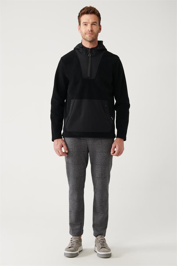 Siyah Kapüşonlu Yaka Garni Kumaş Detaylı Sweatshirt Polar