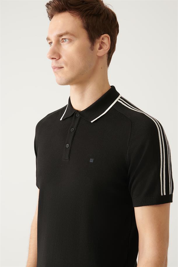 Siyah Polo Yaka Omuzu Çizgi Detaylı Triko T-shirt
