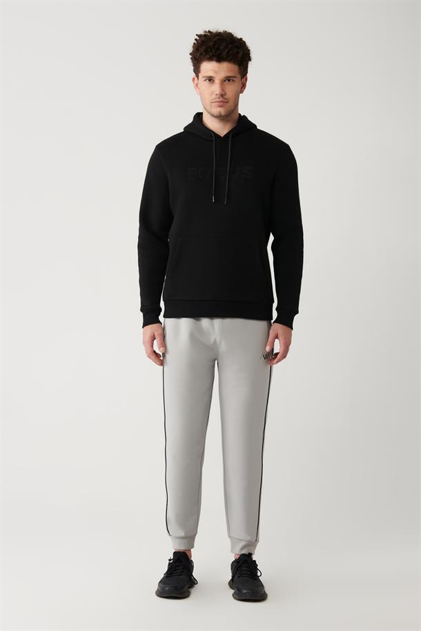 Siyah Şardonlu Kumaş Kapüşonlu Yaka Süzene Nakışlı Kanguru Cepli Sweatshirt