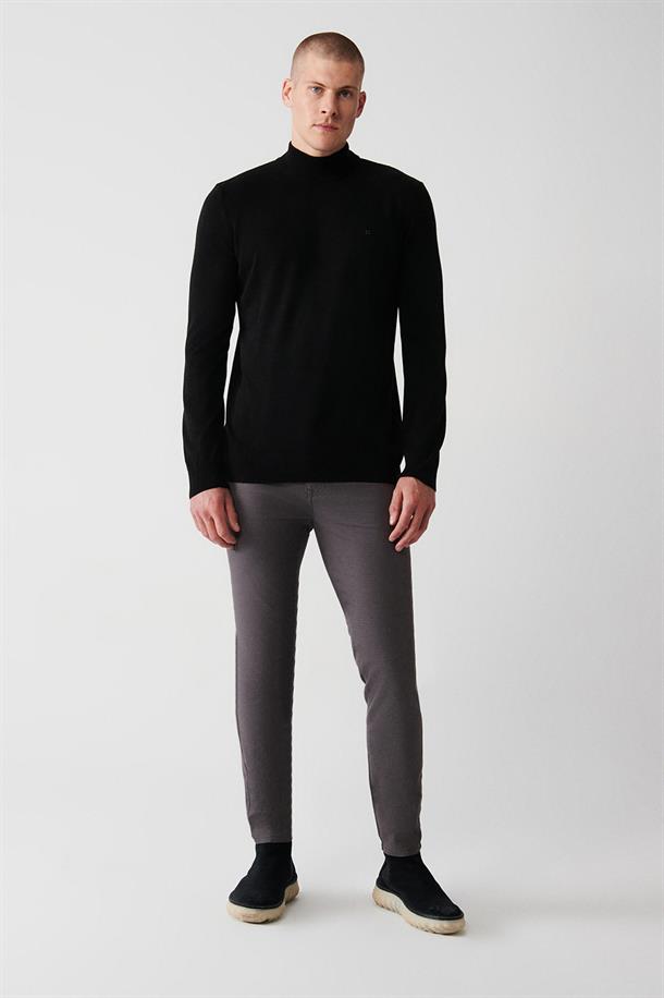 Siyah Yarım Balıkçı Yaka Tüylenmeyen Regular Fit Standart Kesim Unisex Triko Kazak