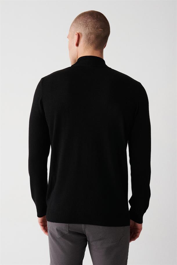 Siyah Yarım Balıkçı Yaka Tüylenmeyen Regular Fit Standart Kesim Unisex Triko Kazak