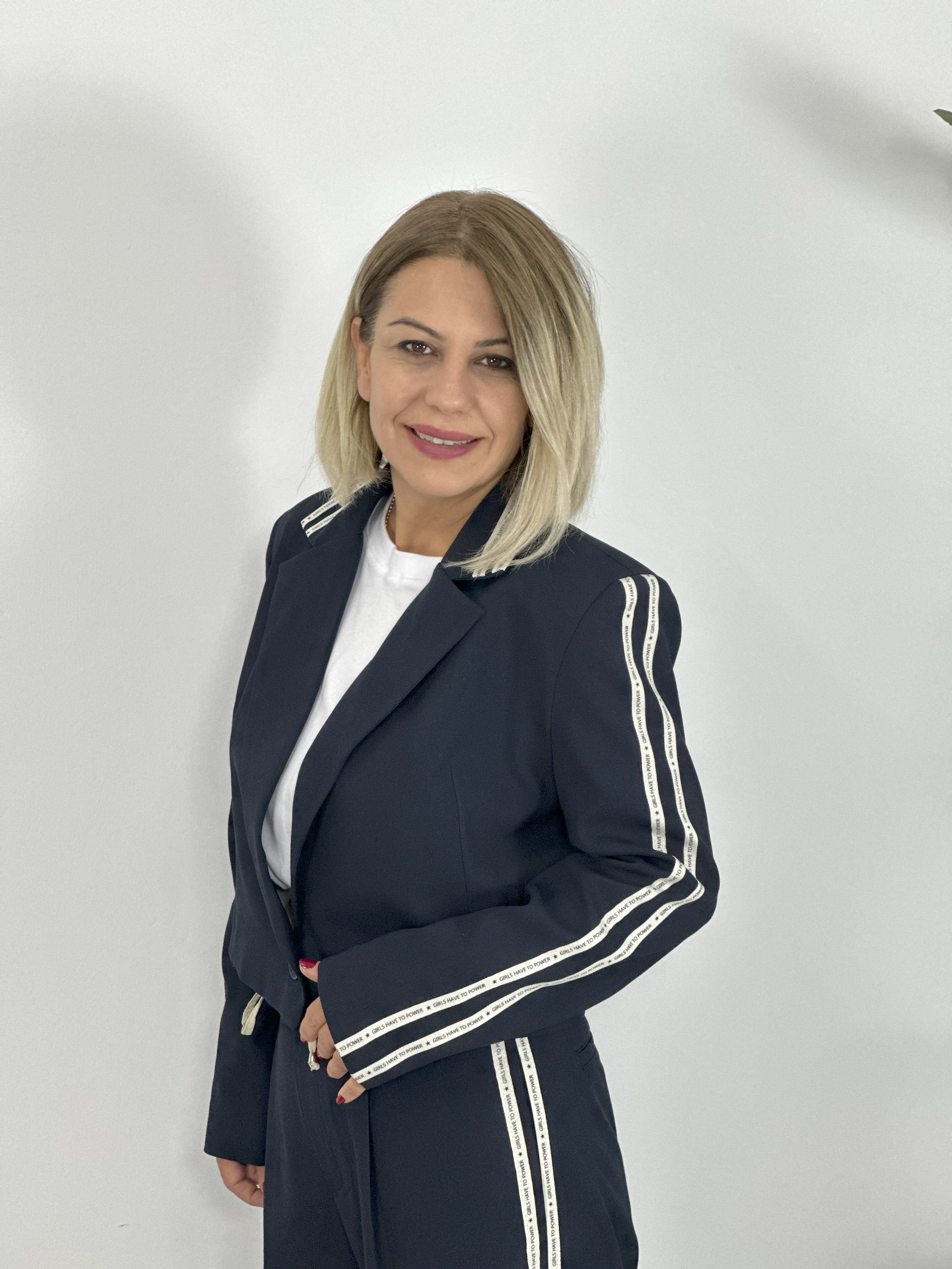 0121 YAKA VE KOL ŞERİT DETAY, MİNİ BLAZER CEKET
