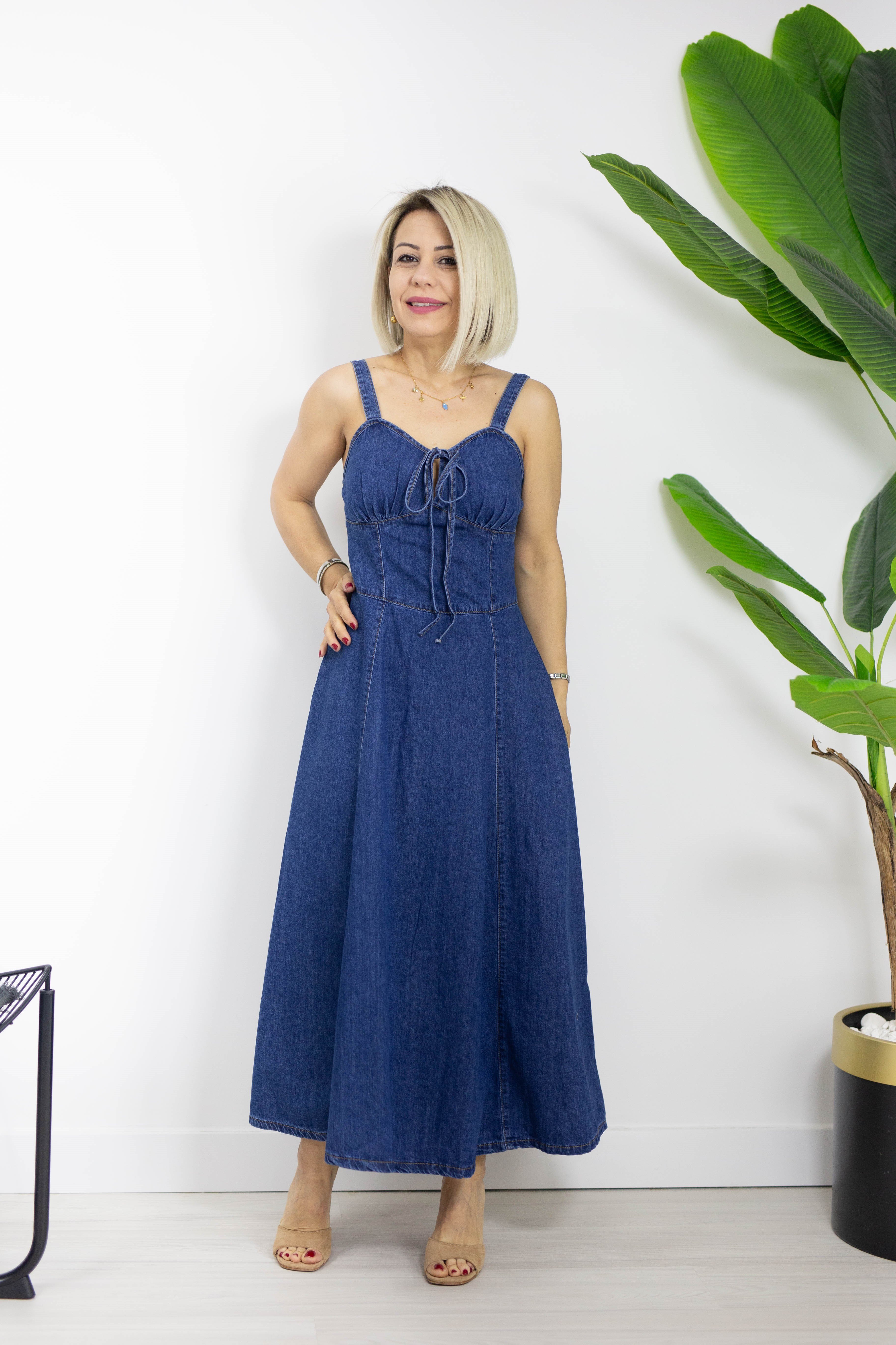 0551 ASKILI, GÖĞÜS BAĞLAMALI JEAN ELBİSE