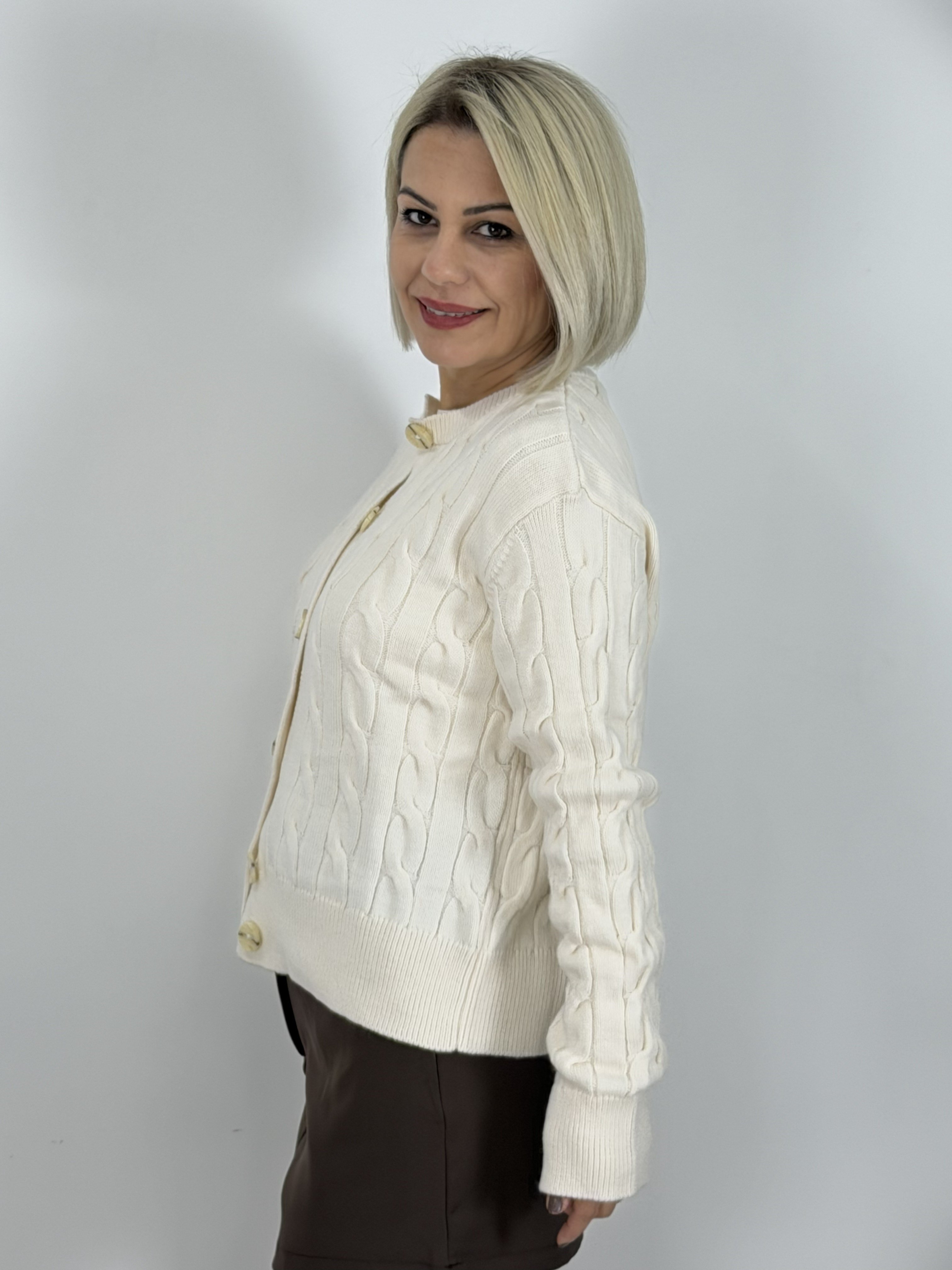1030 SAÇ ÖRGÜ DÜĞMELİ HIRKA