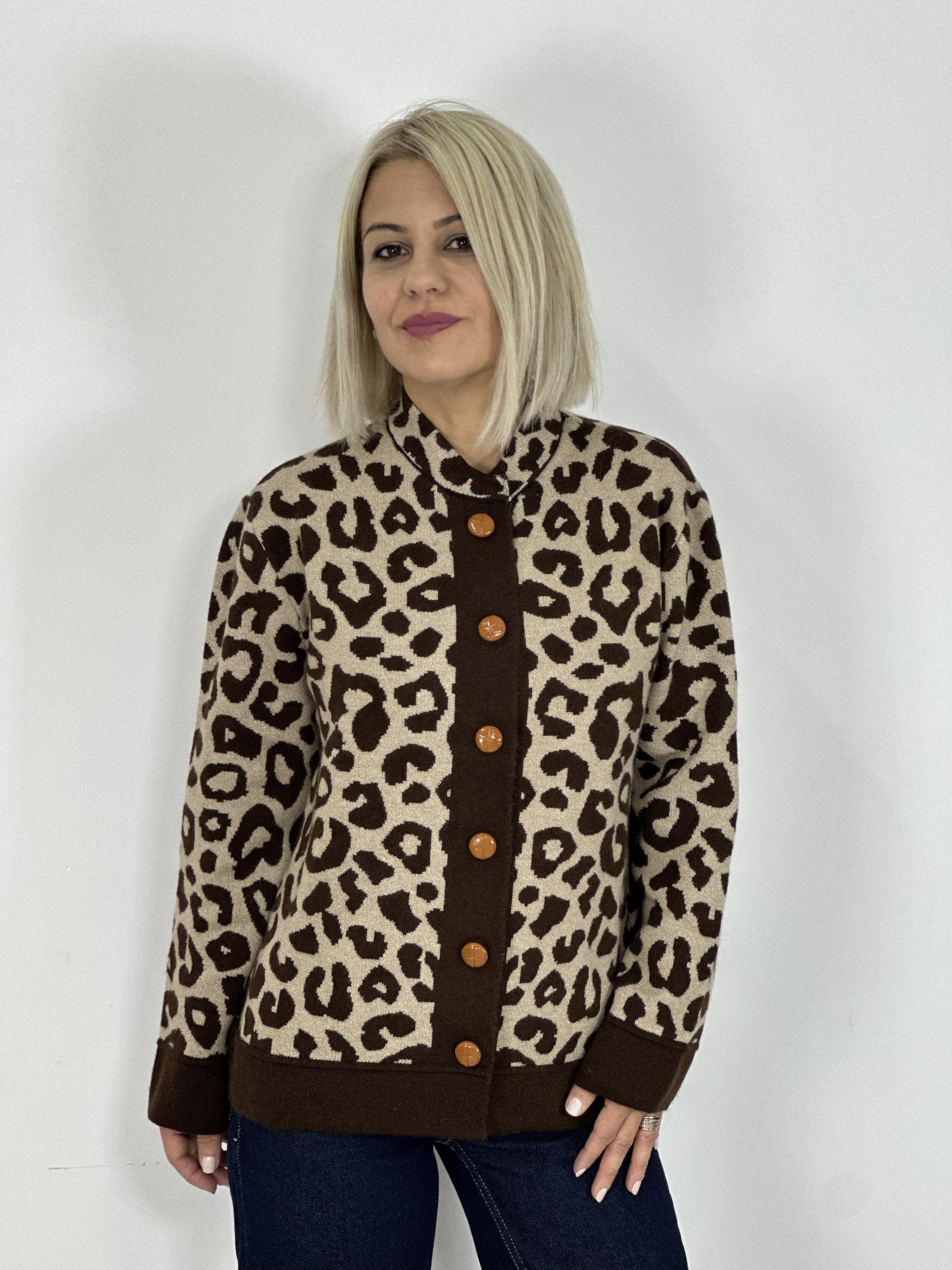 1127 GENİŞ PATLI, AHŞAP DÜĞME, LEOPAR DESEN HIRKA