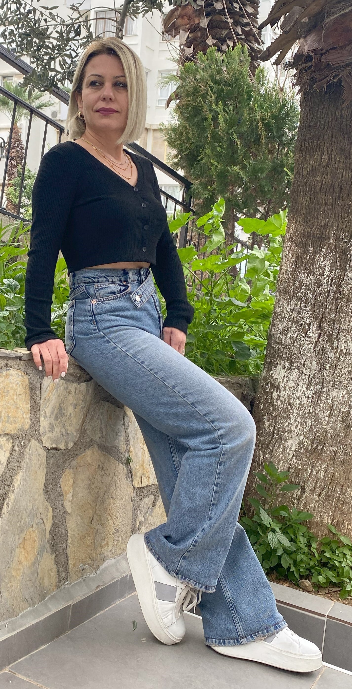 298 V YAKA CROP HIRKA