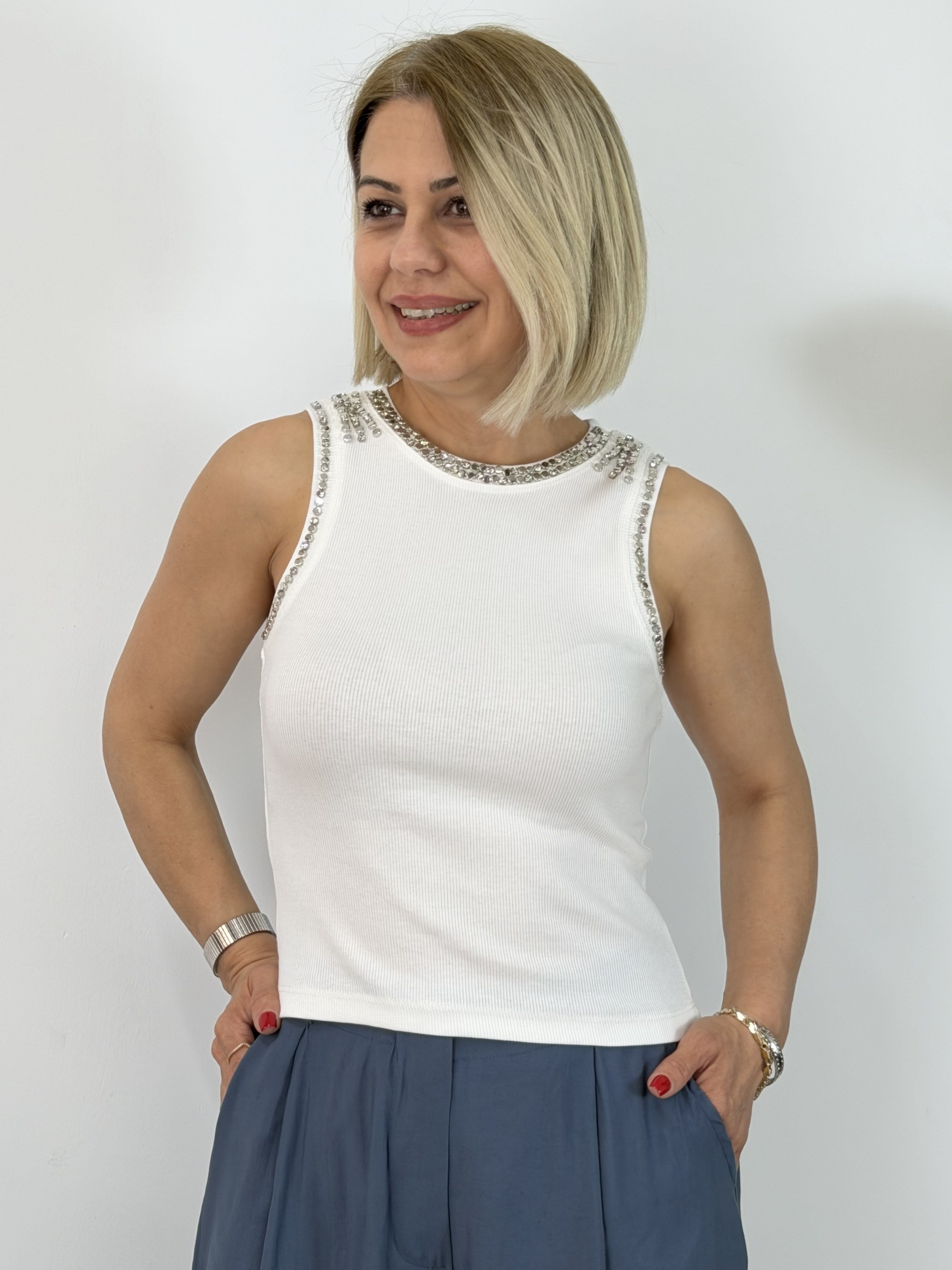 8162 Yaka ve Kolları Taşlı Atlet