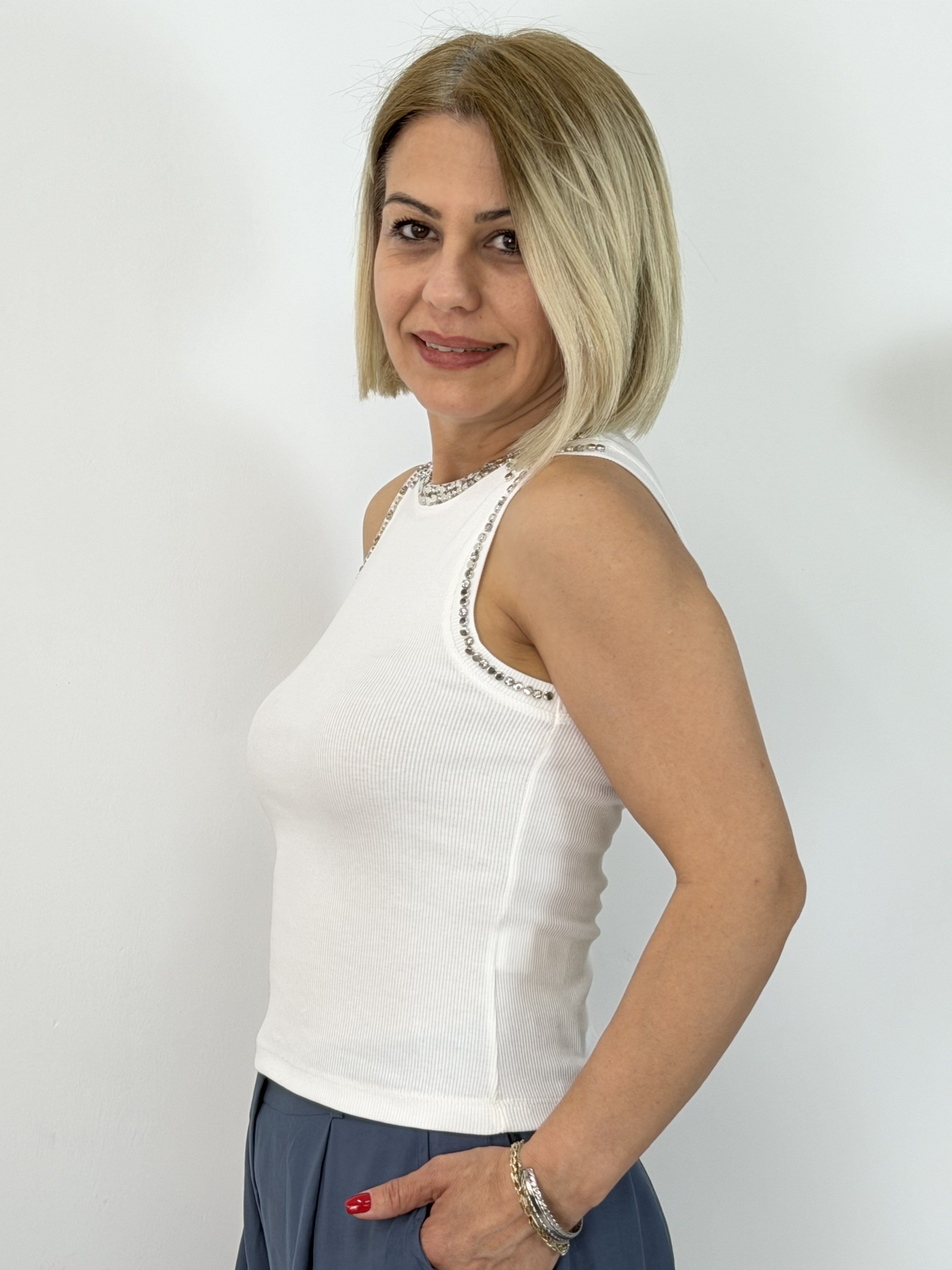 8162 Yaka ve Kolları Taşlı Atlet