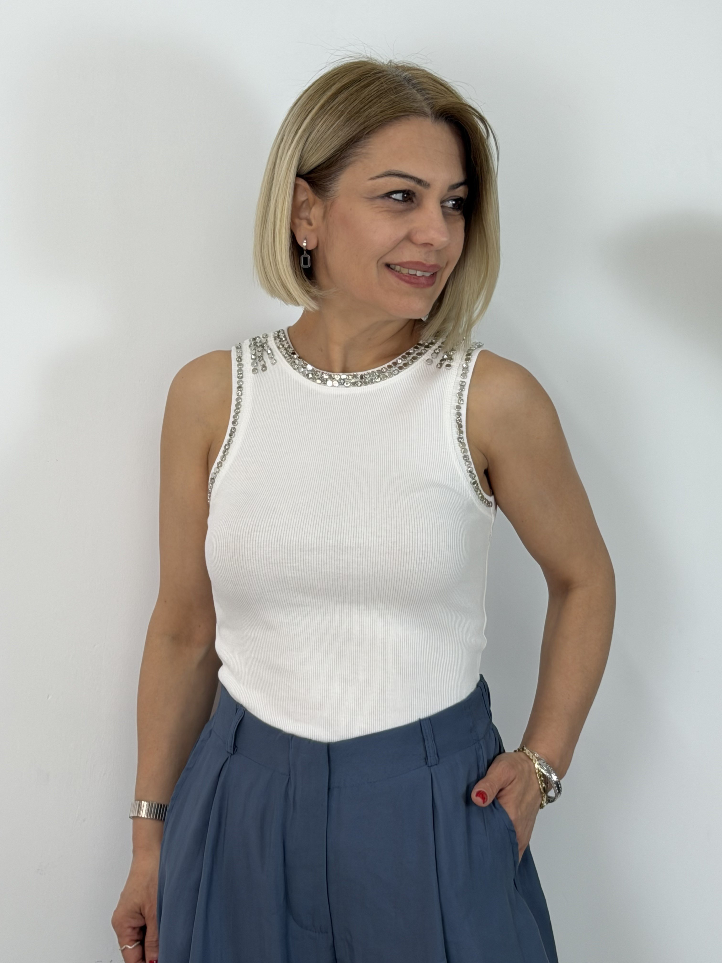 8162 Yaka ve Kolları Taşlı Atlet