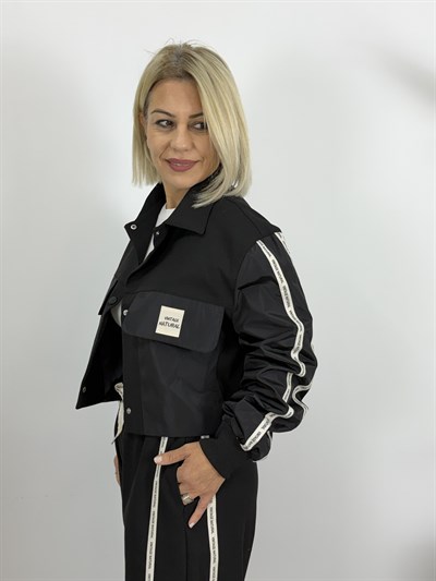 0082 YANLARI ŞERİTLİ, KISA CEKET VE BOL PAÇA PANTOLON TAKIM