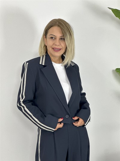 0121 YAKA VE KOL ŞERİT DETAY, MİNİ BLAZER CEKET