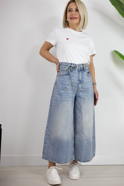 0584 BİSİKLET YAKA, KALP NAKIŞ TSHİRT