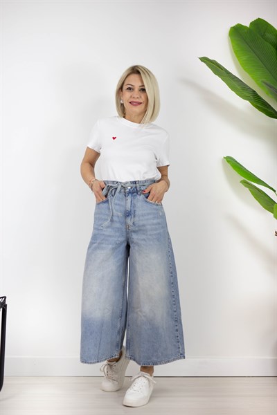 0584 BİSİKLET YAKA, KALP NAKIŞ TSHİRT