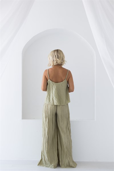 1034 KRİNKIL ASKILI CROP PANTOLON TAKIM