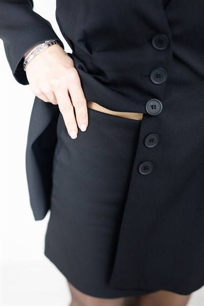 2075 HAKİM YAKA, BEL DRAPELİ, ETEKLİ BLAZER TAKIM