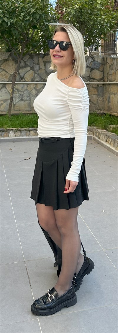 6043 DÜŞÜK OMUZ UZUN KOL BLUZ