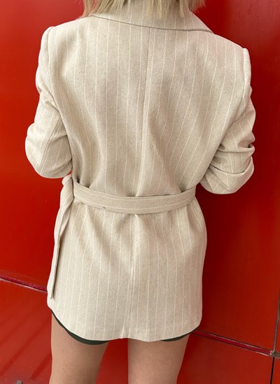 9423 ÇİZGİLİ YANDAN KEMERLİ KETEN BLAZER CEKET