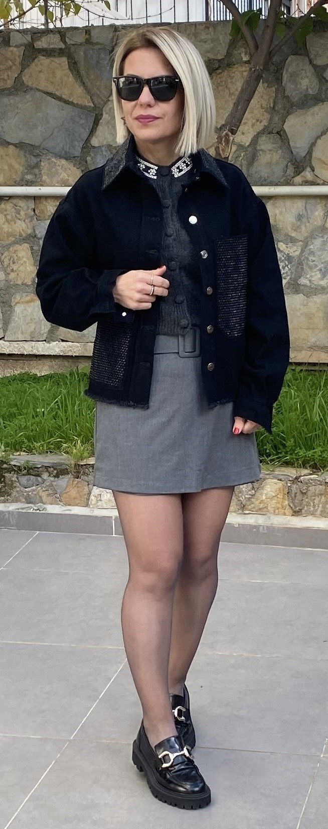099 YAKA VE CEP TAŞLI JEAN CEKET