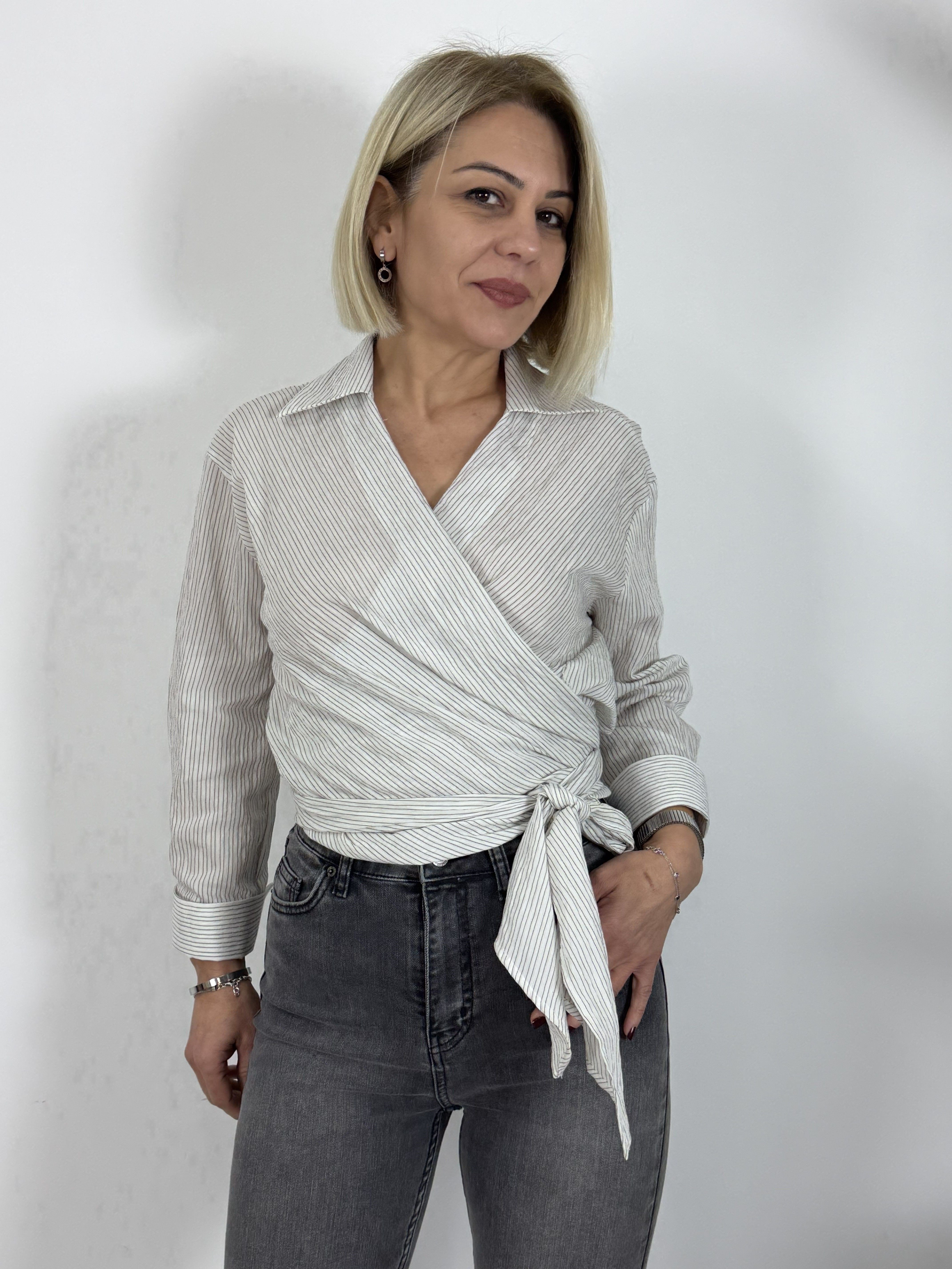 2082 BEL BAĞLAMALI, KENDİNDEN ÇİZGİLİ GÖMLEK