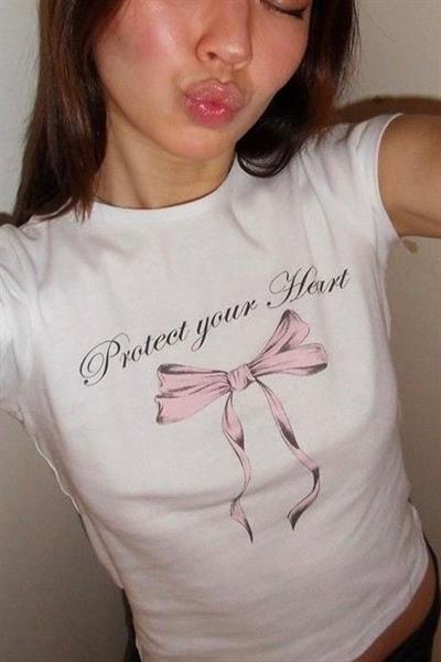 Beyaz Protect Your Heart Crop
