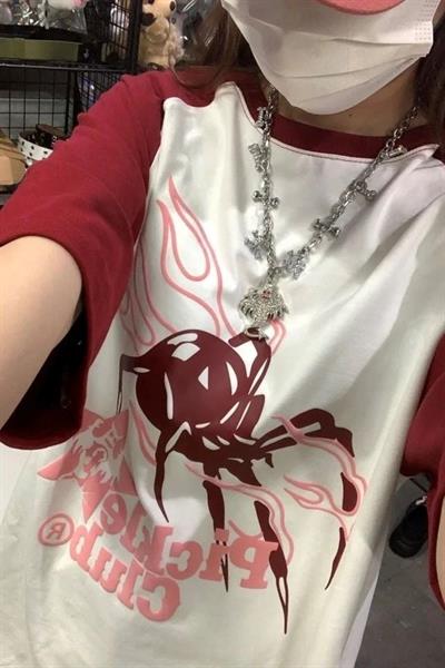 Beyaz Unisex Kırmızı Reglan Spider Pickle Club T-Shirt